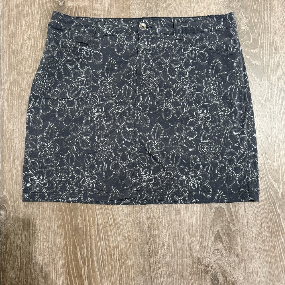 Eddie Bauer Dark Gray Floral Mini Skirt Size 14